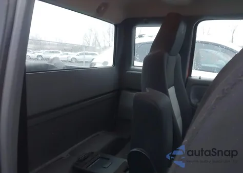 2004 Ford Ranger z USA, uszkodzony, nr VIN 1FTYR14U84PB30472